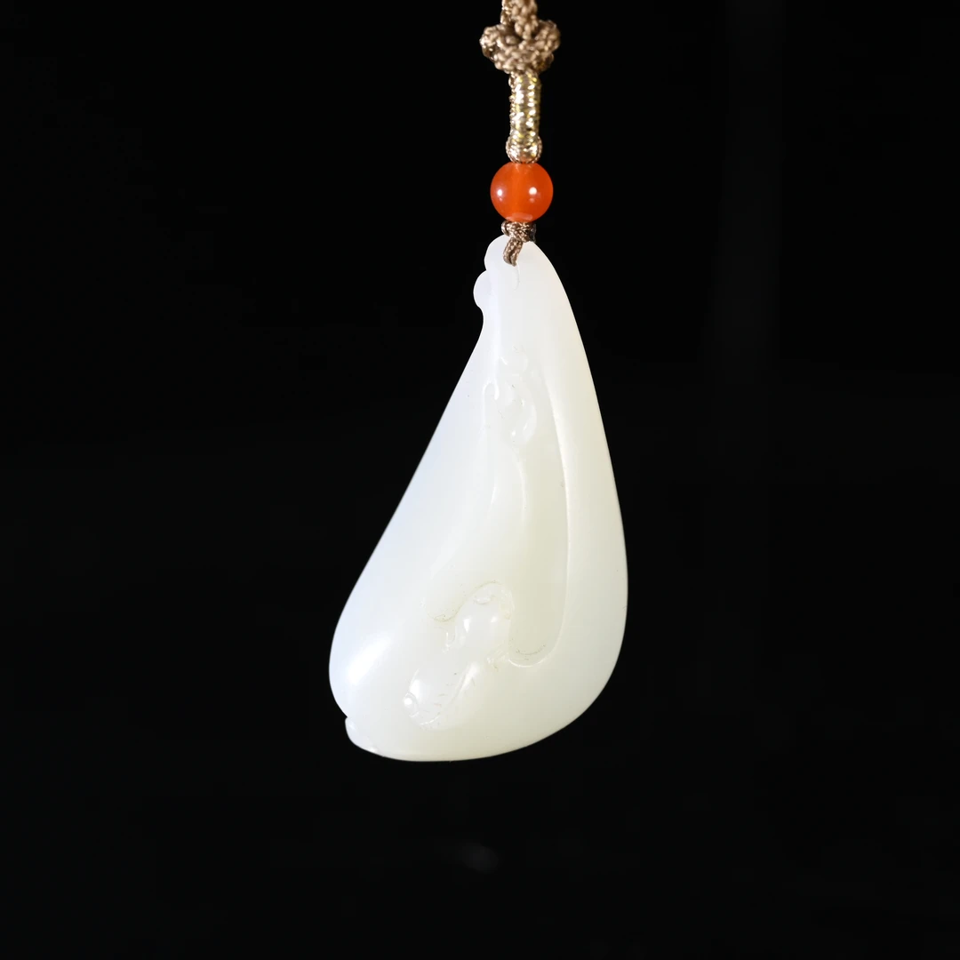 LOT8833 和田玉蝙蝠挂件/保利