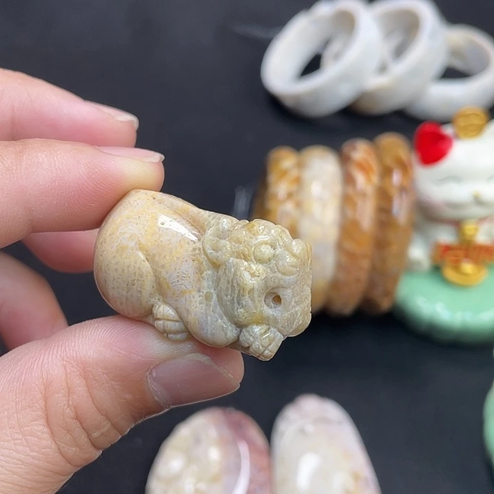 硅化珊瑚（珊瑚玉）手镯未镶嵌