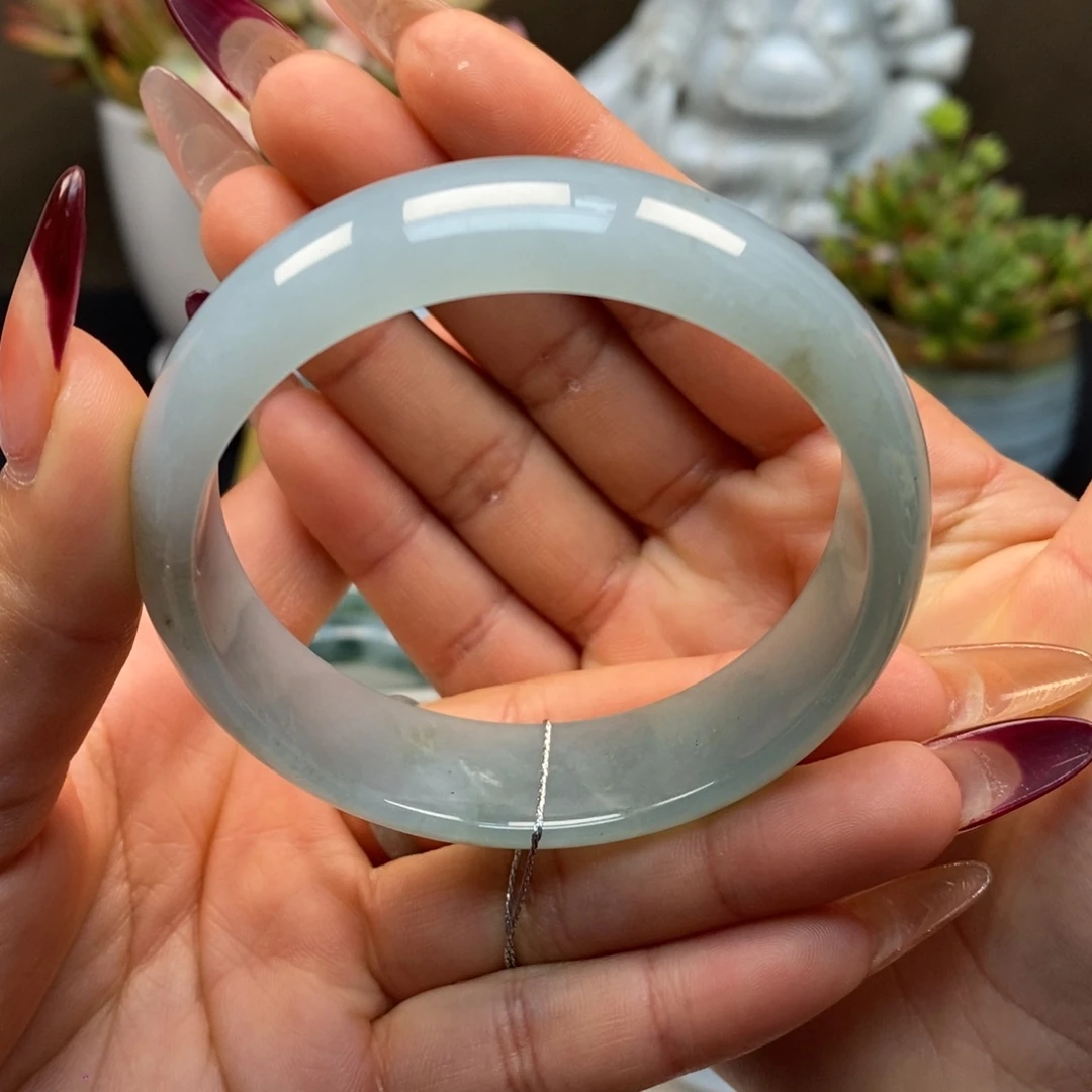 翡翠手镯未镶嵌天然