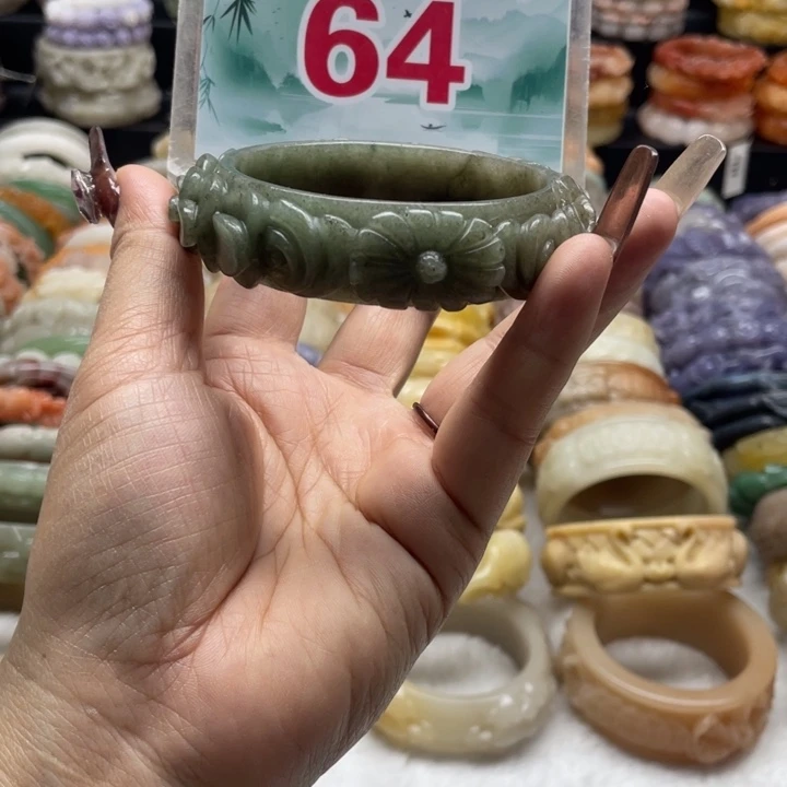 石英岩玉未镶嵌手镯
