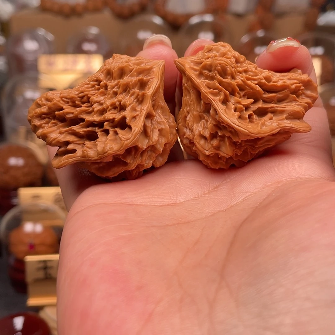 文玩核桃吊坠大鸟