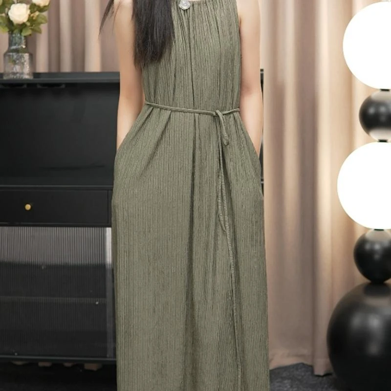 法式气质背心A字连衣裙女夏褶皱设计感薄款高级感背心裙度假长裙