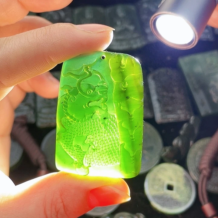 蛇纹石玉未镶嵌挂件