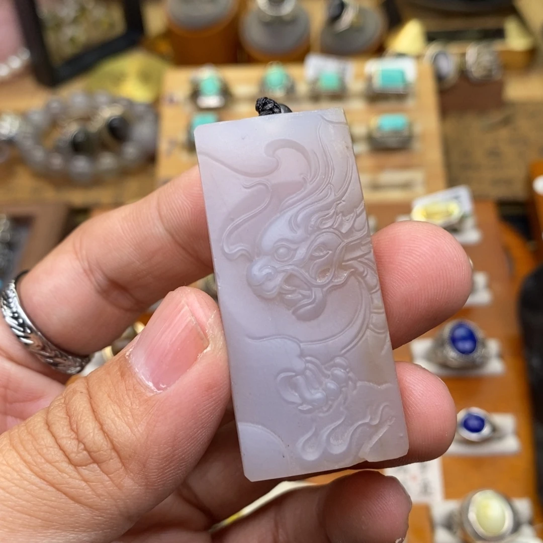 硅化玉未镶嵌颈饰