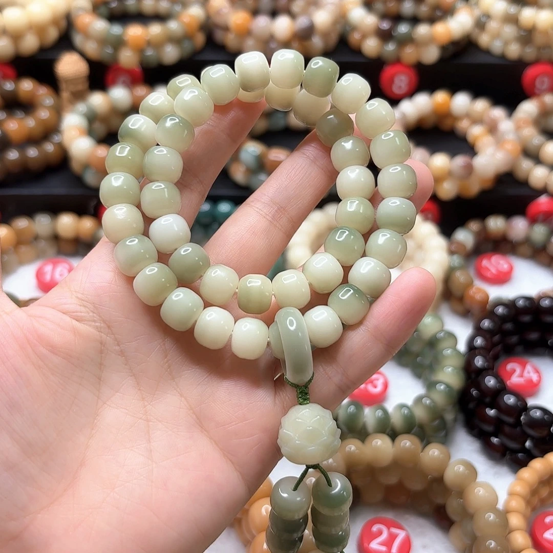 陈***名菩提根/象牙果手串