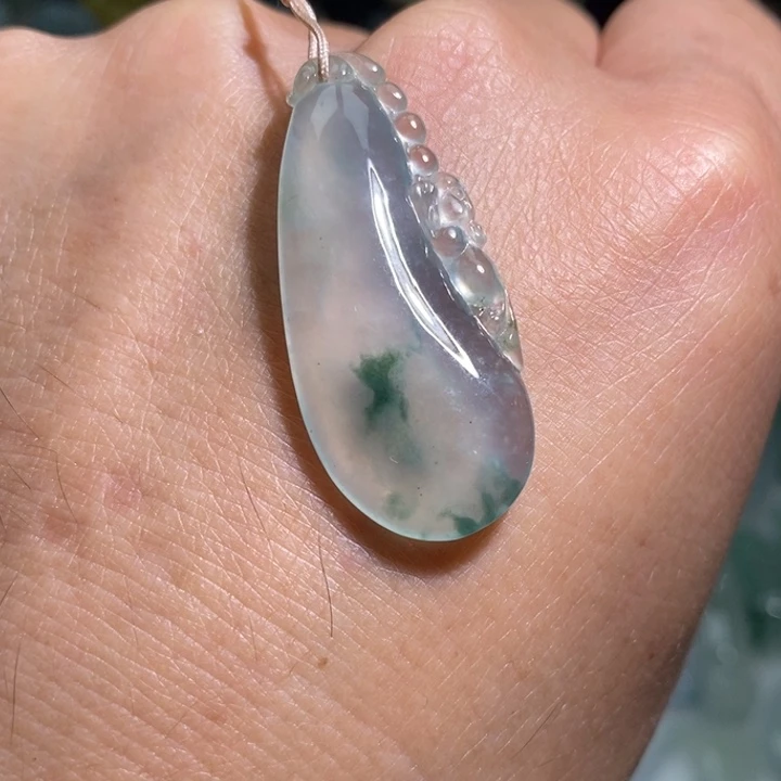 颈饰未镶嵌翡翠冰飘花
