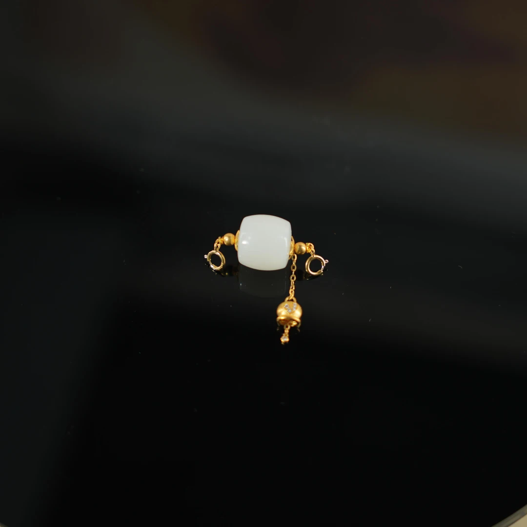 白芝羽-天然和田玉18K金吊坠