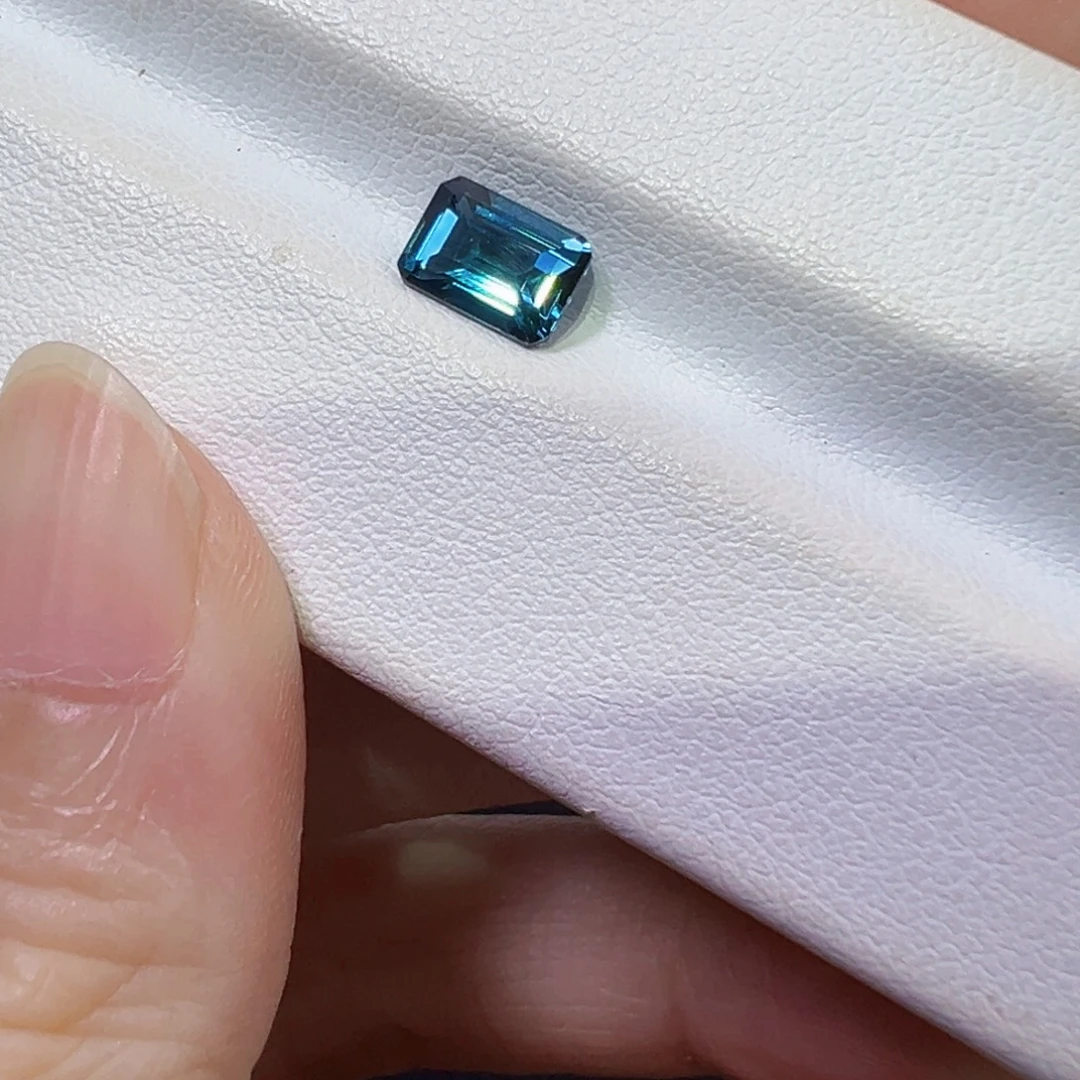 托帕石裸石1.1ct伦敦蓝5x7mm