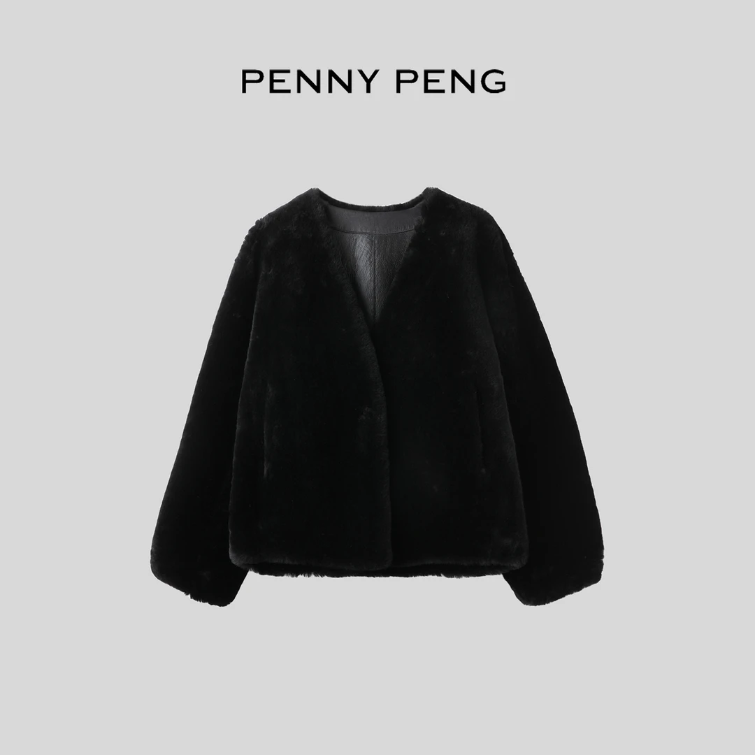 PENNYPENG 鎏光暖影 秋冬新款高级感软糯轻盈V领绵羊皮毛一体外套