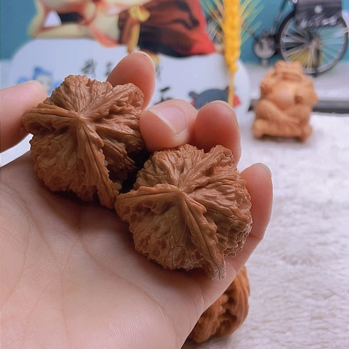 把件文玩核桃孔三棱