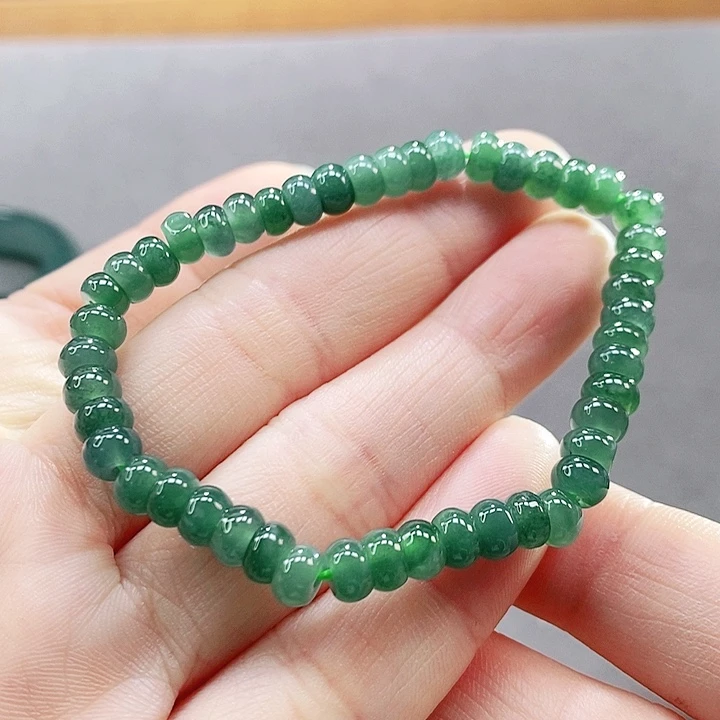 翡翠未镶嵌手镯（圆镯）