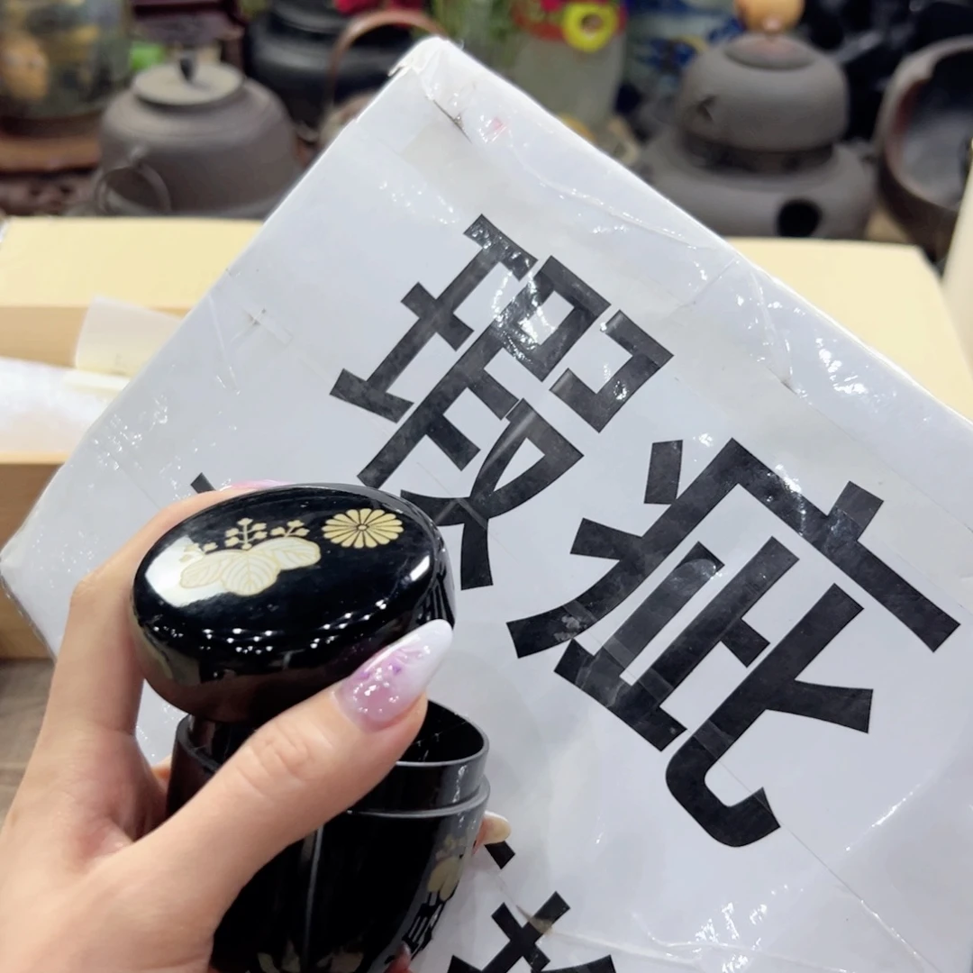 瓷片陶瓷和金属表面上产生强烈