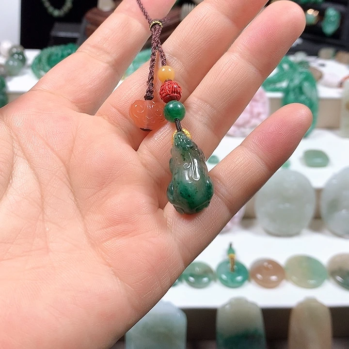 未镶嵌独山玉颈饰