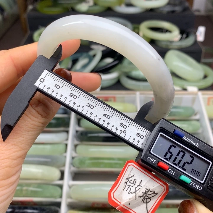 蛇纹石玉未镶嵌手镯535