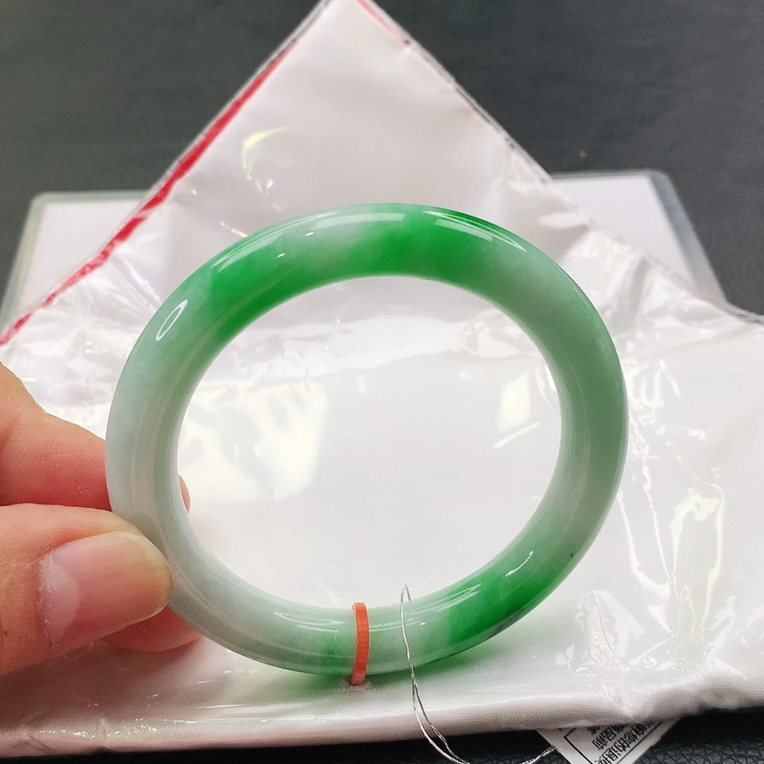 未镶嵌手镯翡翠天然翡翠手镯