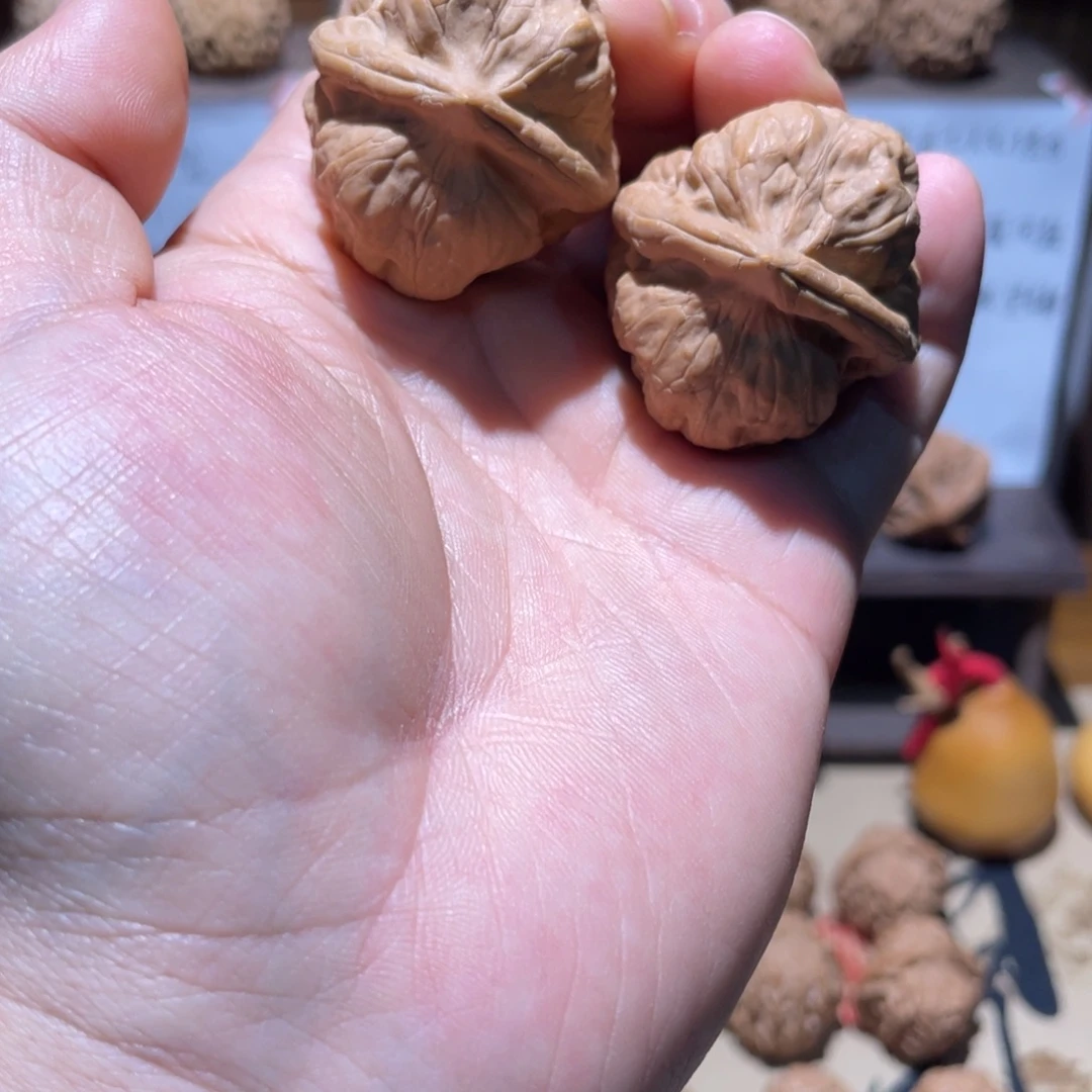 文玩核桃吊坠边35肚37古蝉