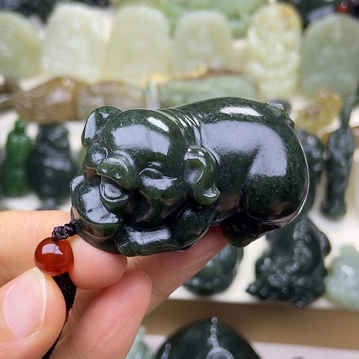 和田玉未镶嵌颈饰