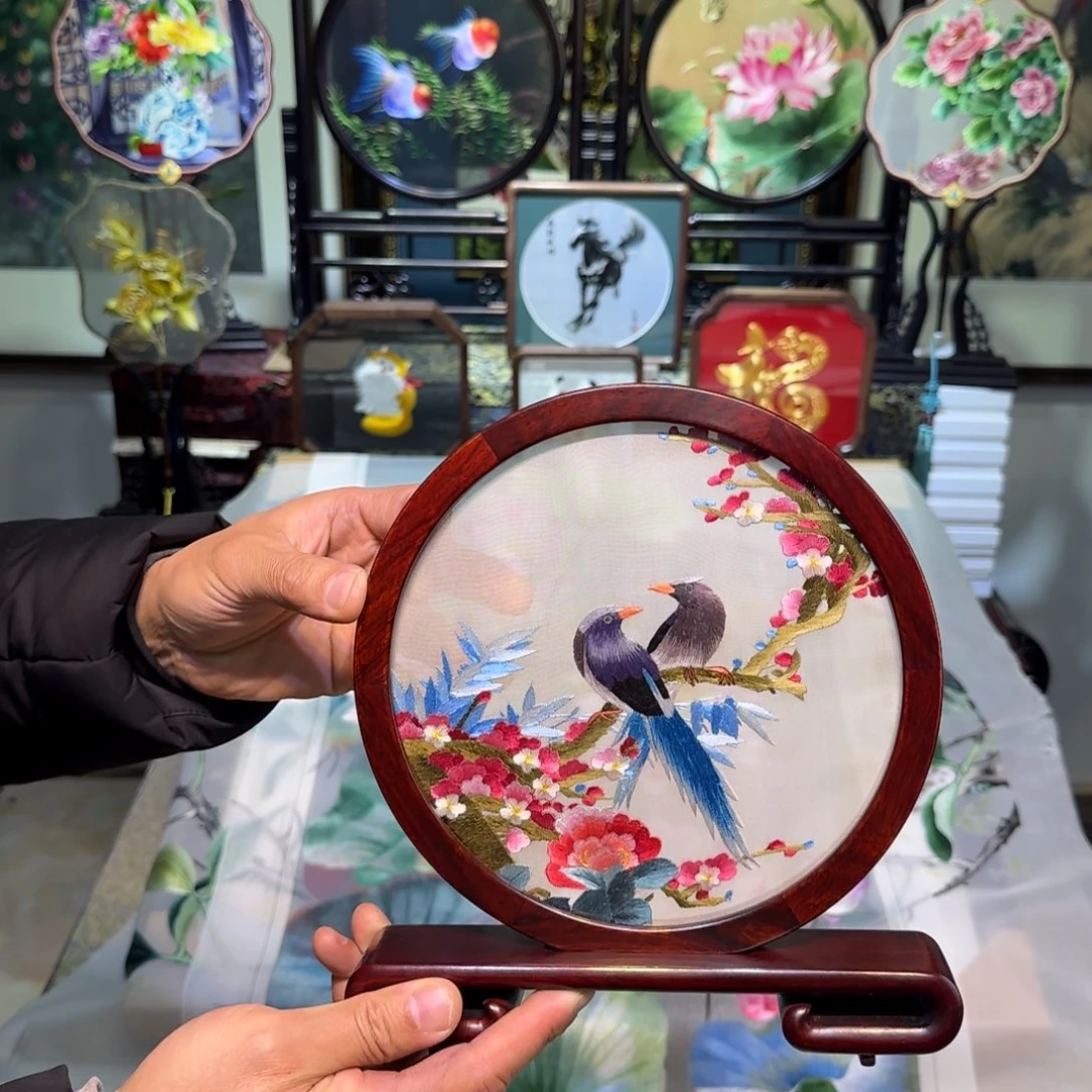 刺绣刺绣工艺精湛