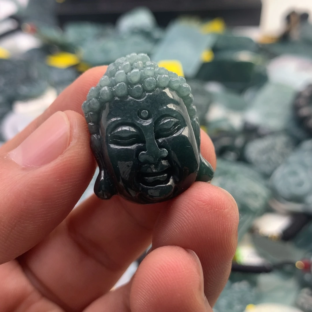 颈饰未镶嵌翡翠佛头