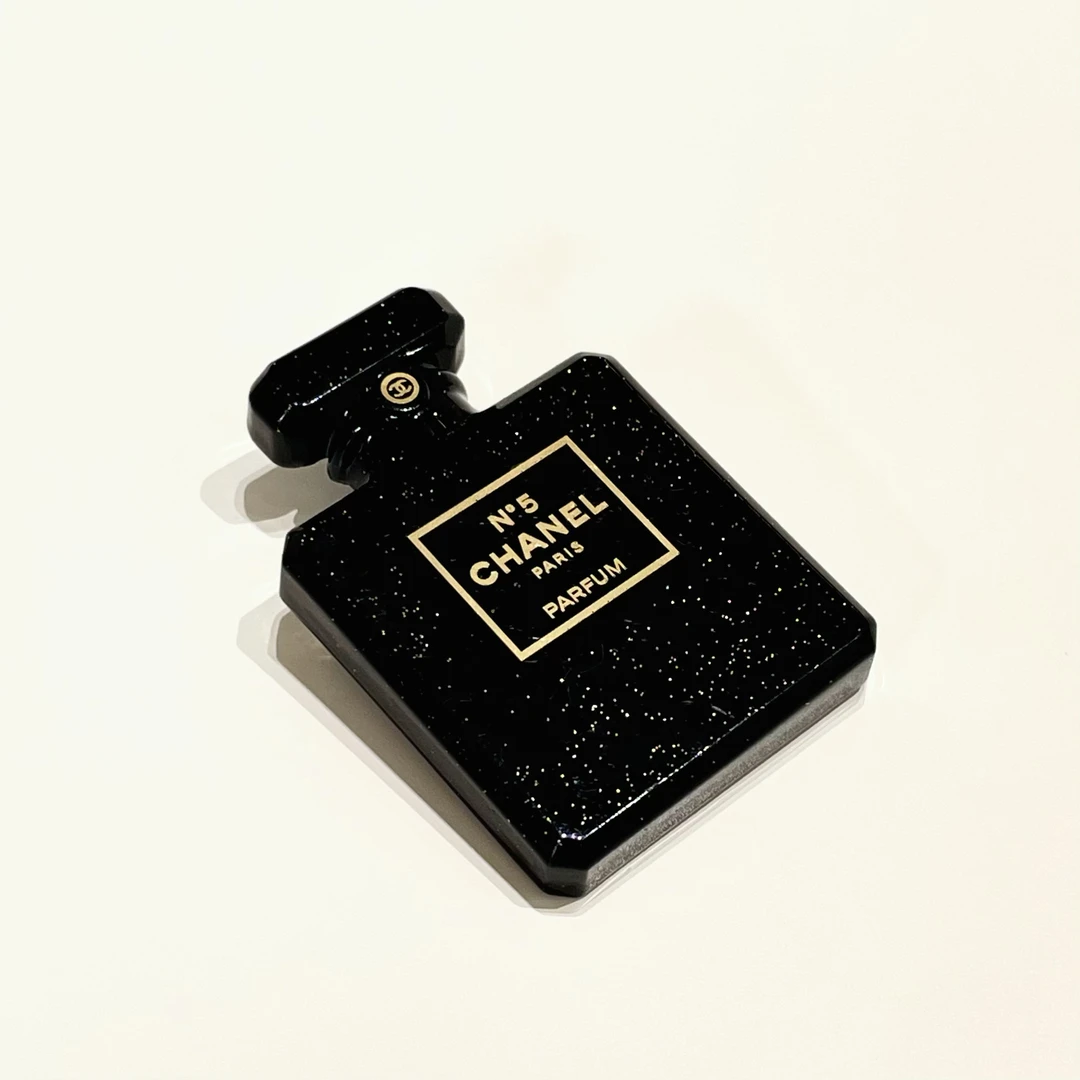 95新 Chanel/香奈儿 Chanel21k黑金亚克力香水瓶胸针 95894477