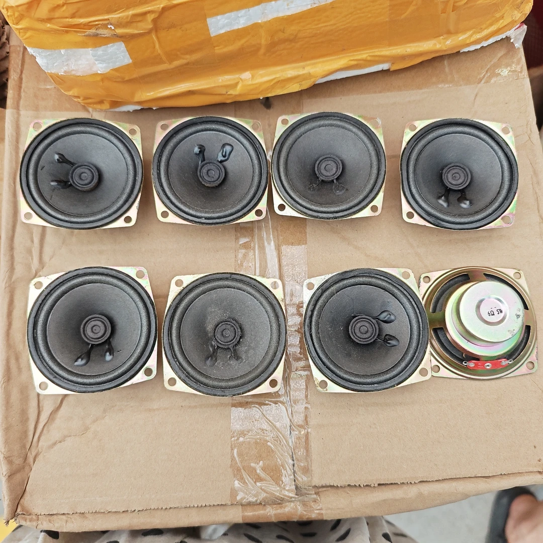 8新  处理音响小喇叭8个的价格包邮。