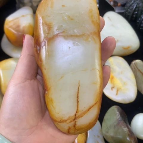 百***右未镶嵌和田玉（糖玉）车挂