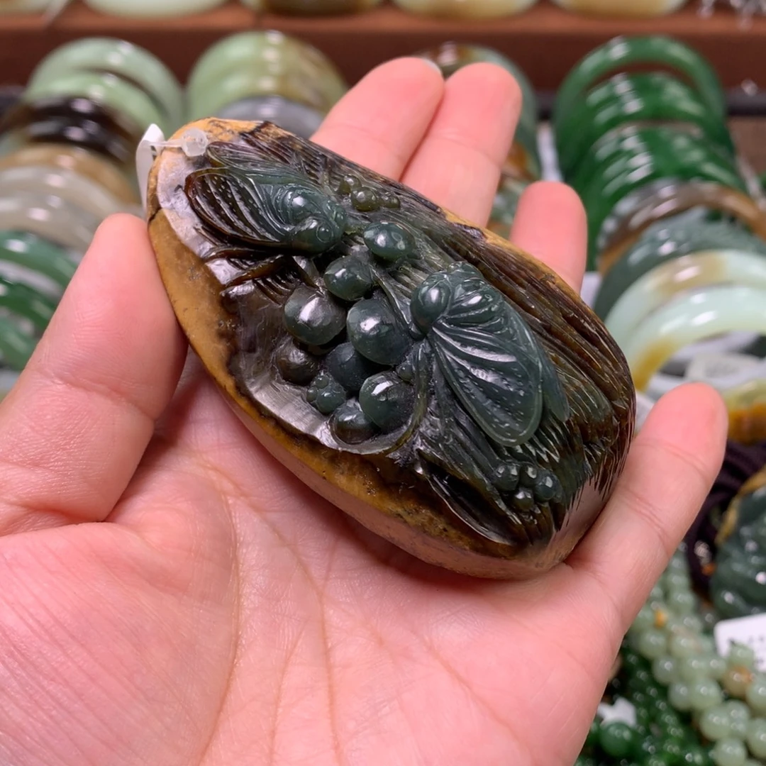 岫岩河磨玉（透闪石质玉）未镶嵌把件