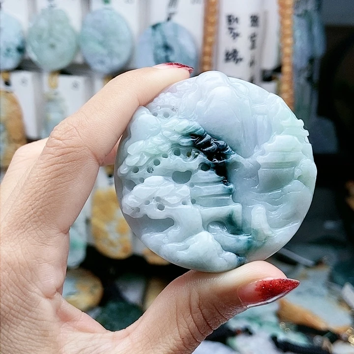 颈饰足铂镶嵌翡翠翡翠