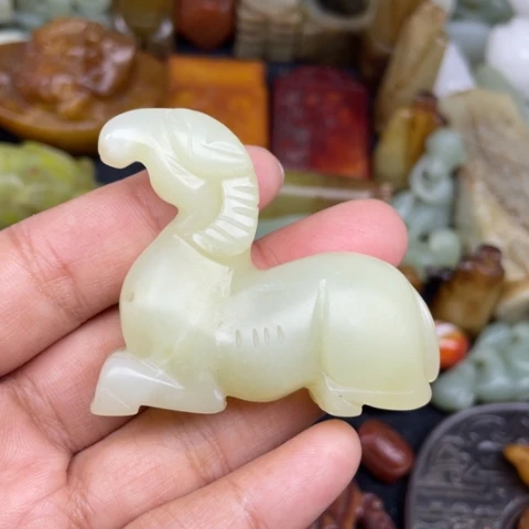 蛇纹石玉未镶嵌颈饰56