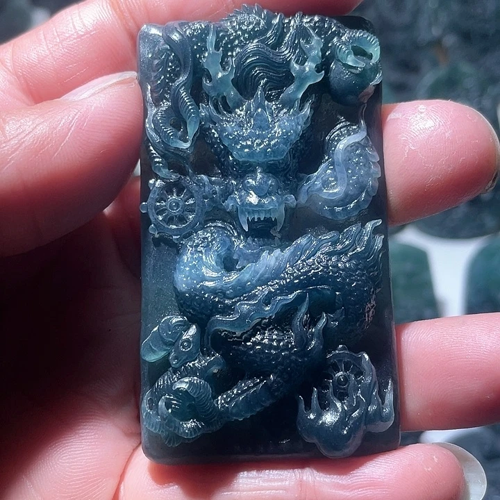 定制翡翠未镶嵌龙