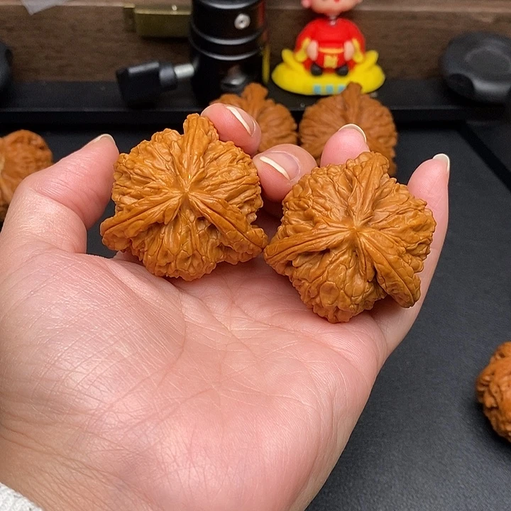 伟***子把件文玩核桃白奔