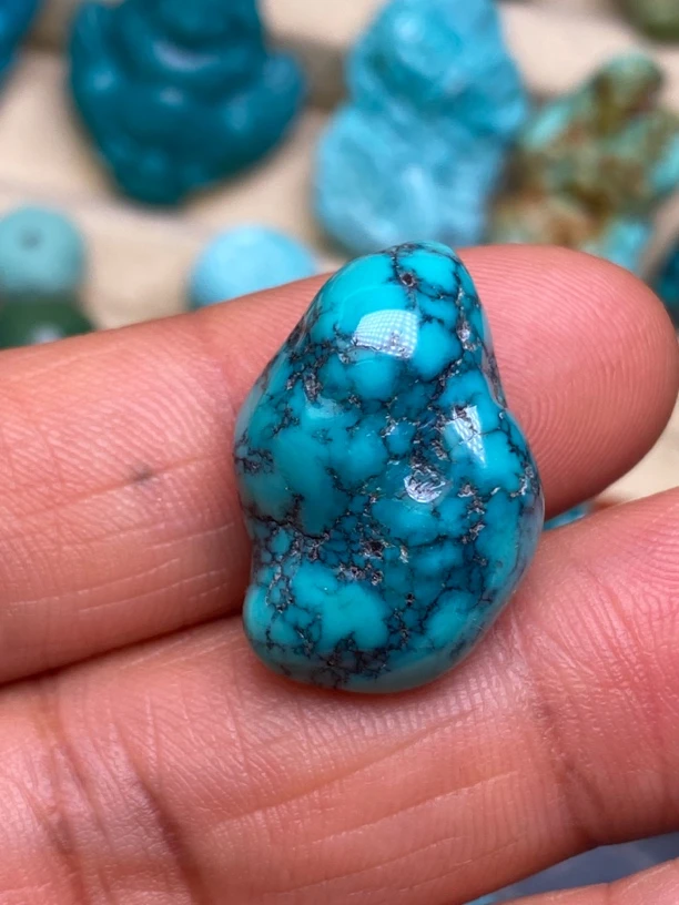 原矿绿松石高瓷玉化随型吊坠，尺寸：24/15.5/10mm