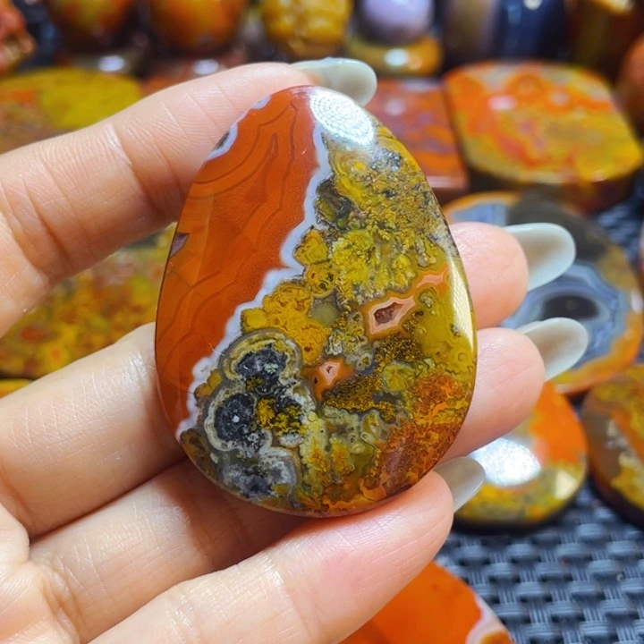 玛瑙/玉髓战国红吊坠钛钢刘*豪