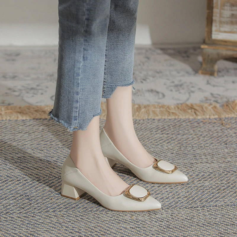 气质粗跟低跟单鞋女2025新款浅口尖头法式软底妈妈鞋不累脚工作鞋