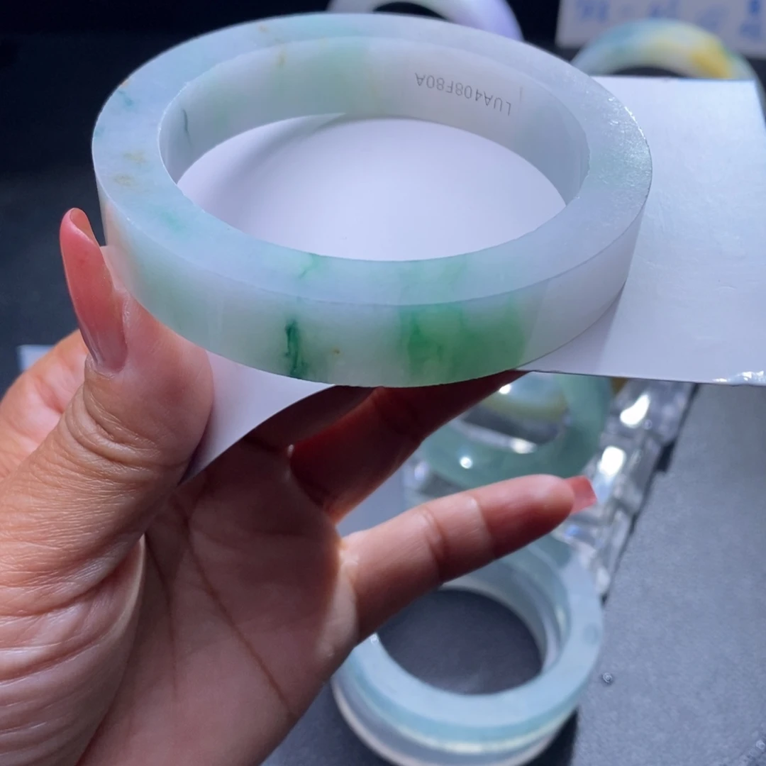 定制翡翠未镶嵌翡翠手镯