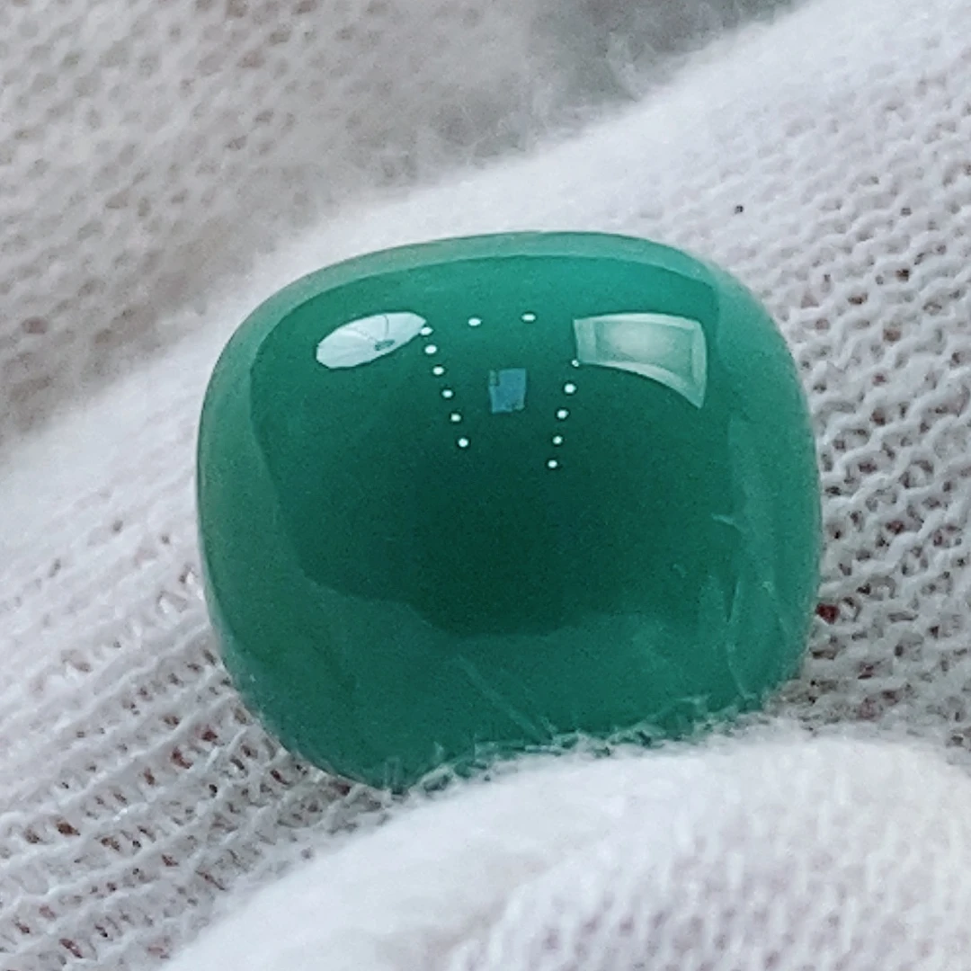 兴***井绿松石未镶嵌珠宝奇石