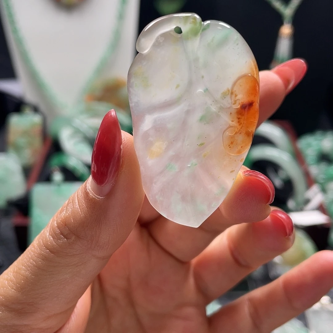 石英质玉（非洲翠）未镶嵌吊坠