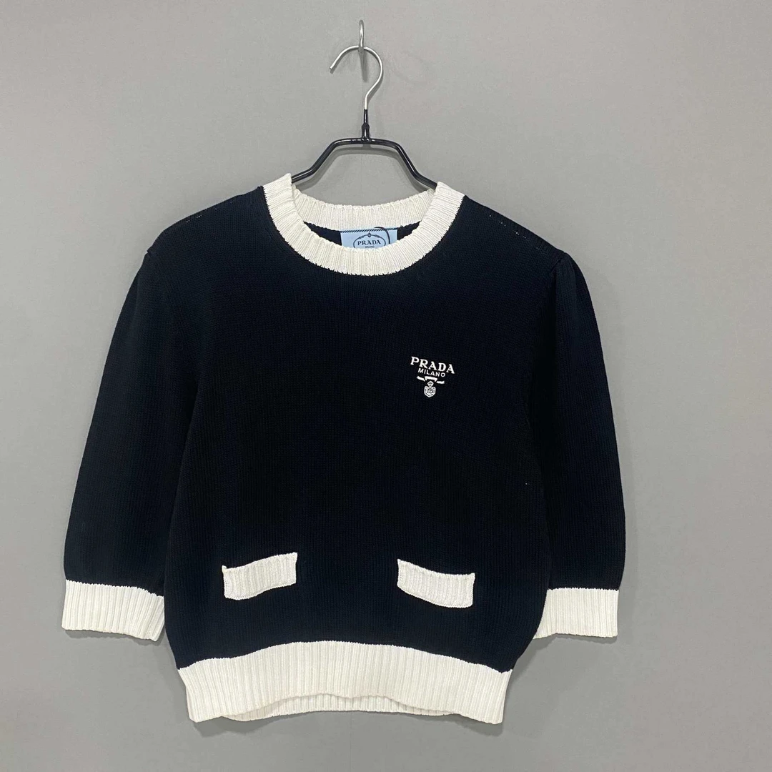 99新 Prada/普拉达 黑白拼接标语logo针织上衣/40码/05674