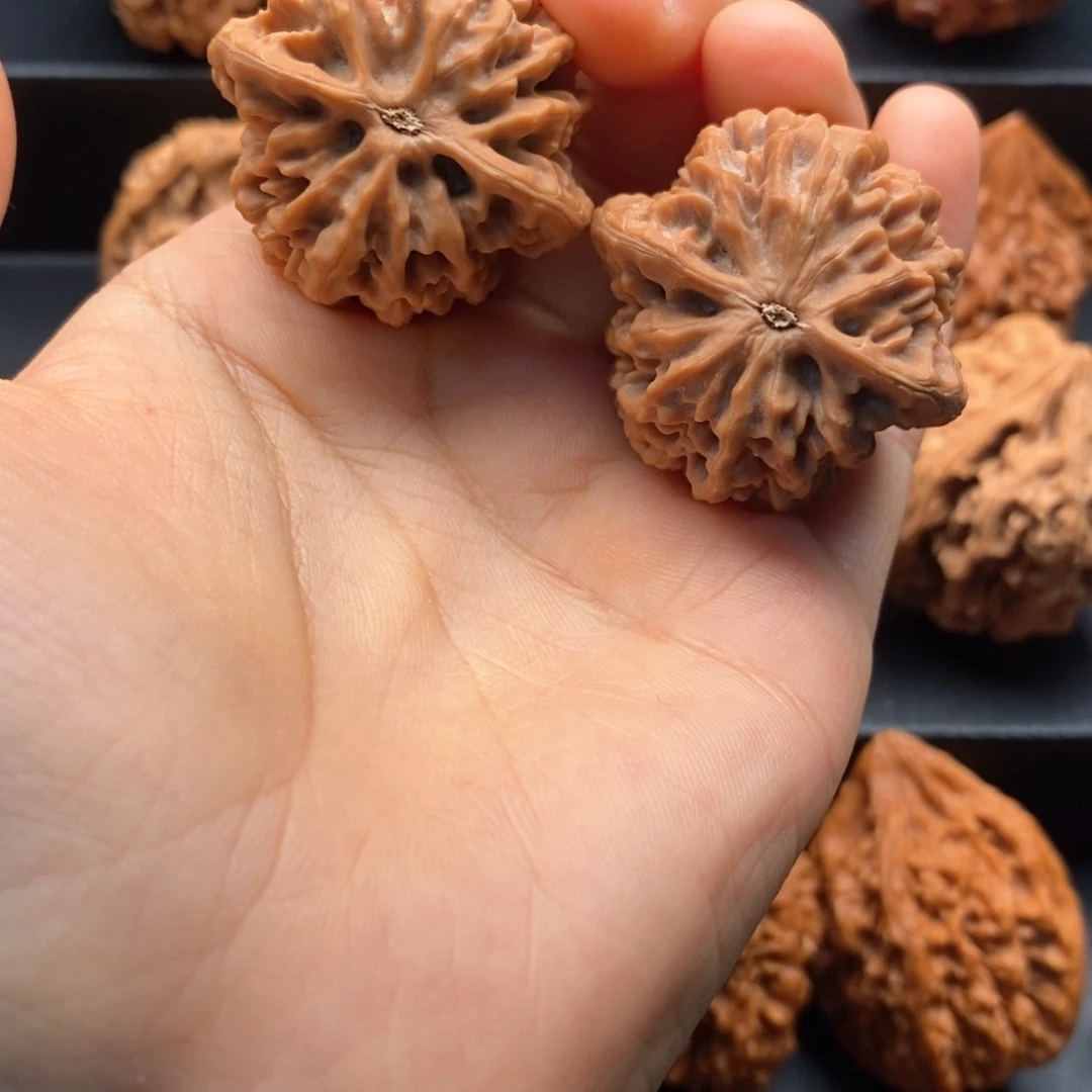 把件文玩核桃烤*?秦岭文玩核桃