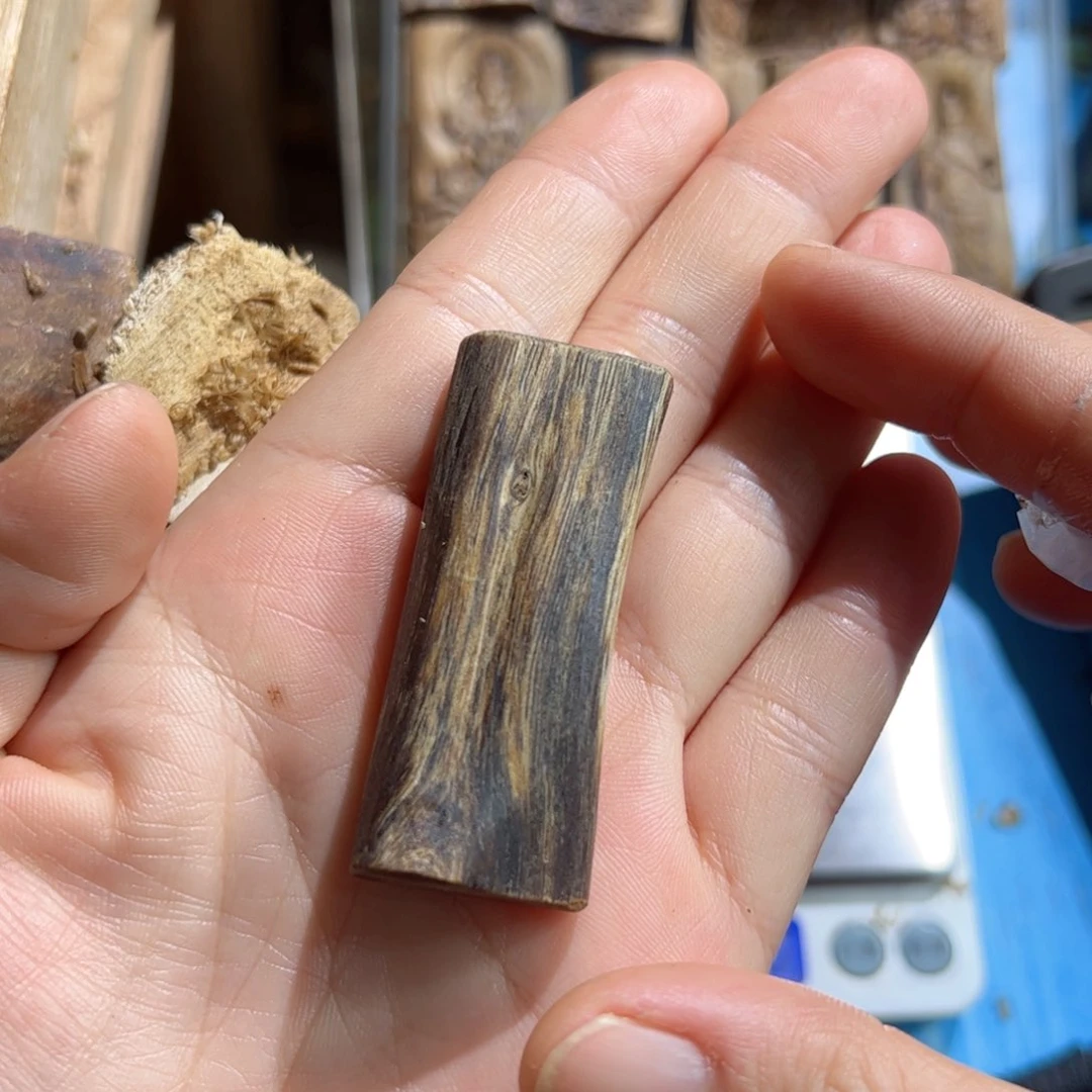 沉香吊坠白棋素牌8.9克