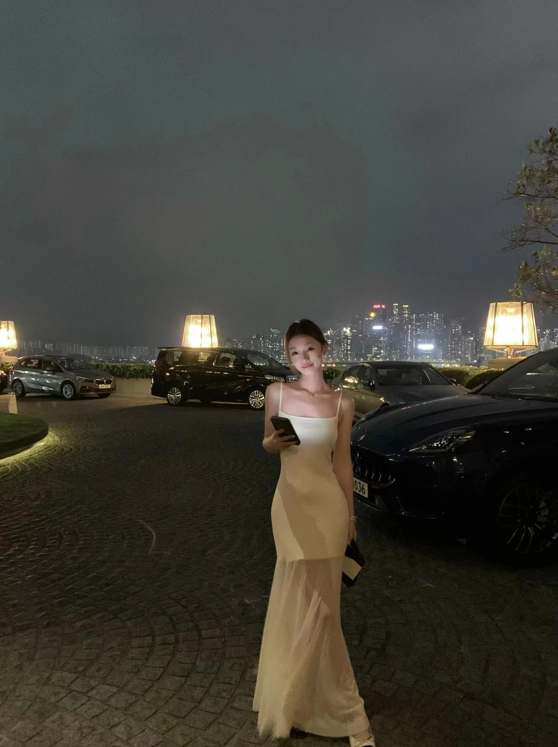 法式网纱吊带连衣裙女夏季新款纯欲高级感气质小个子修身显瘦长裙