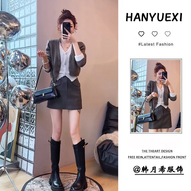 今年流行穿搭一整套2025新款秋季气质假两件针织毛衣皮短裙两件套
