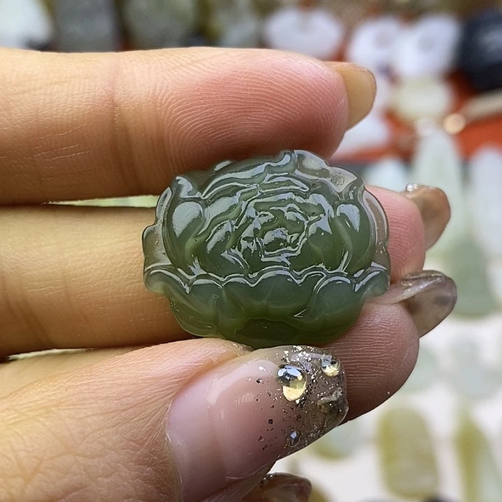 和田玉未镶嵌颈饰福利牡丹花吊坠