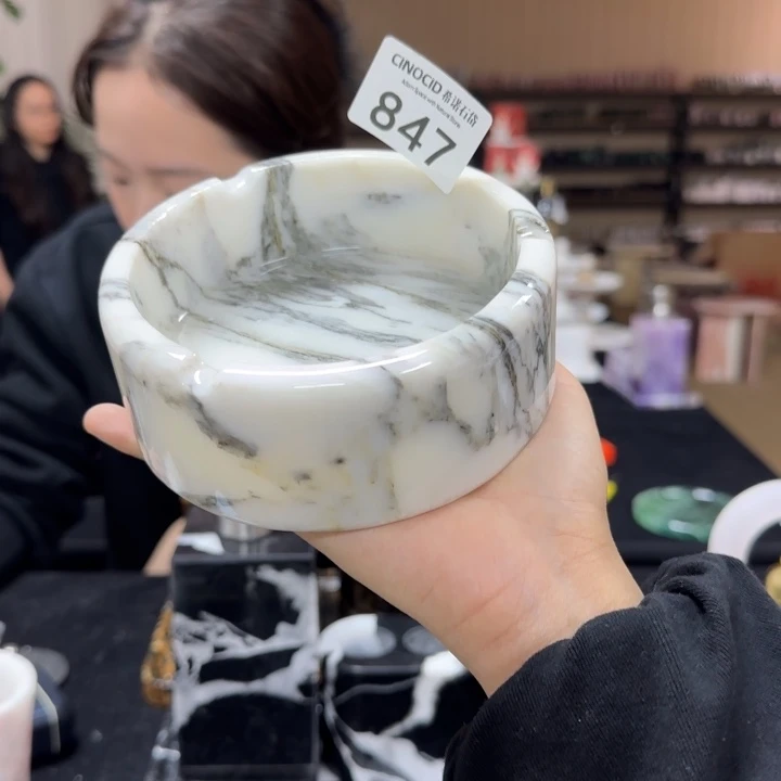 847大花白烟灰缸福利