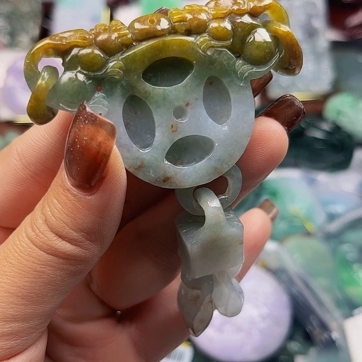 翡翠未镶嵌颈饰挂件
