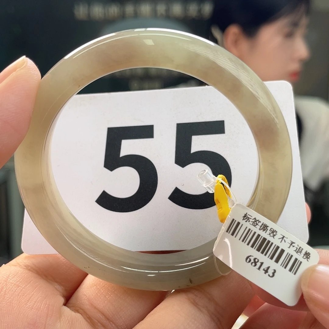 和田玉手镯未镶嵌微瑕