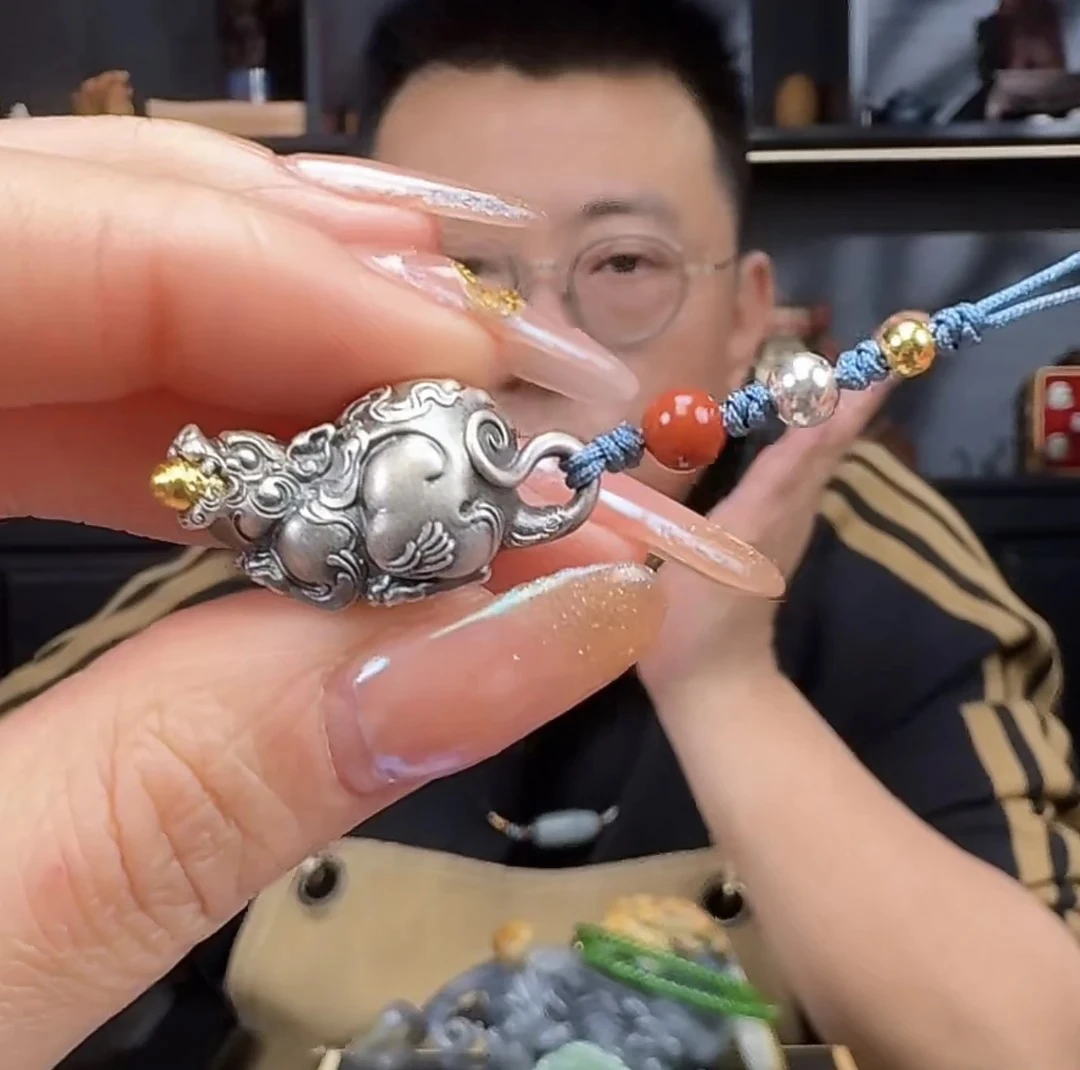 925银银制品 【玉道·出品】s925银吐宝鼠吊坠 简单时尚百搭挂坠