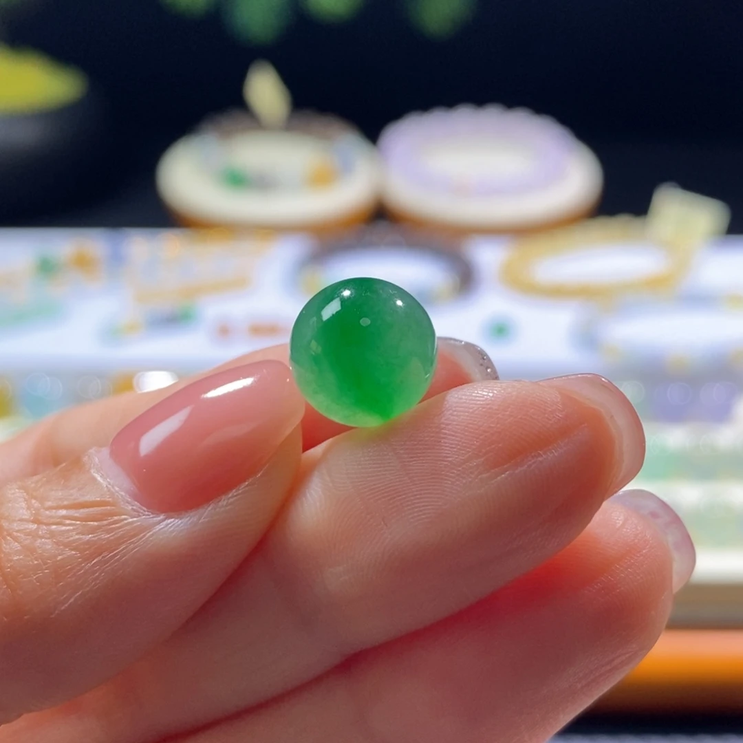 颈饰未镶嵌翡翠冰辣阳绿卡11.2mm