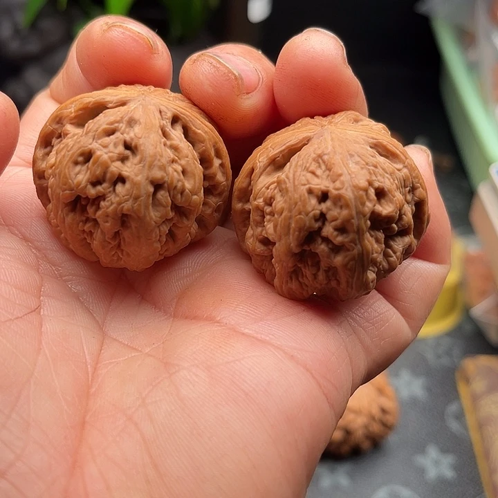 鱼***号把件桃核球筋边35肚36高30