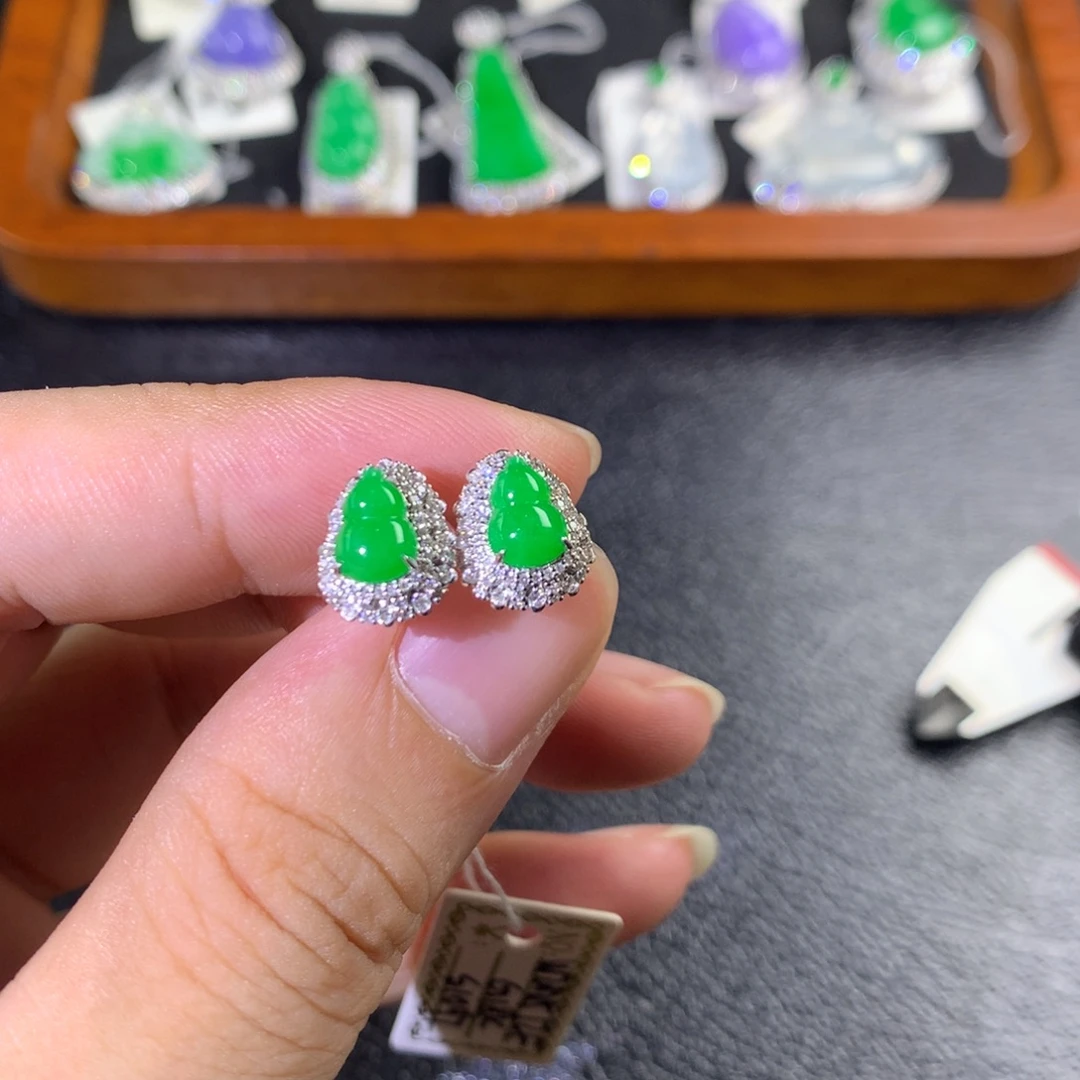 翡翠18K金镶嵌耳饰翡翠